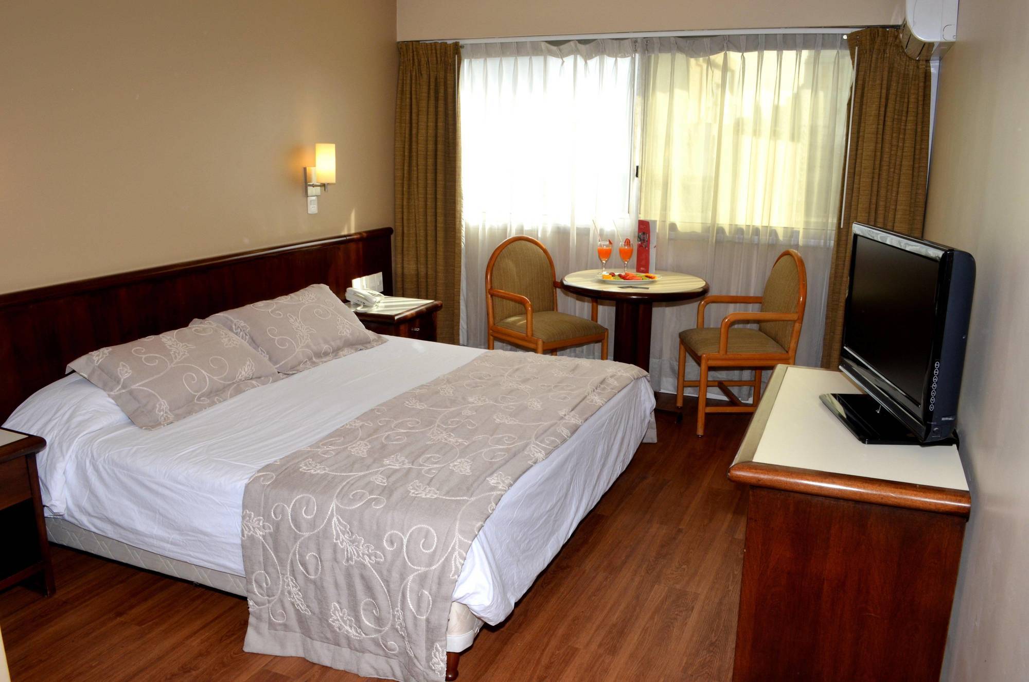 Lafayette Hotel 4*