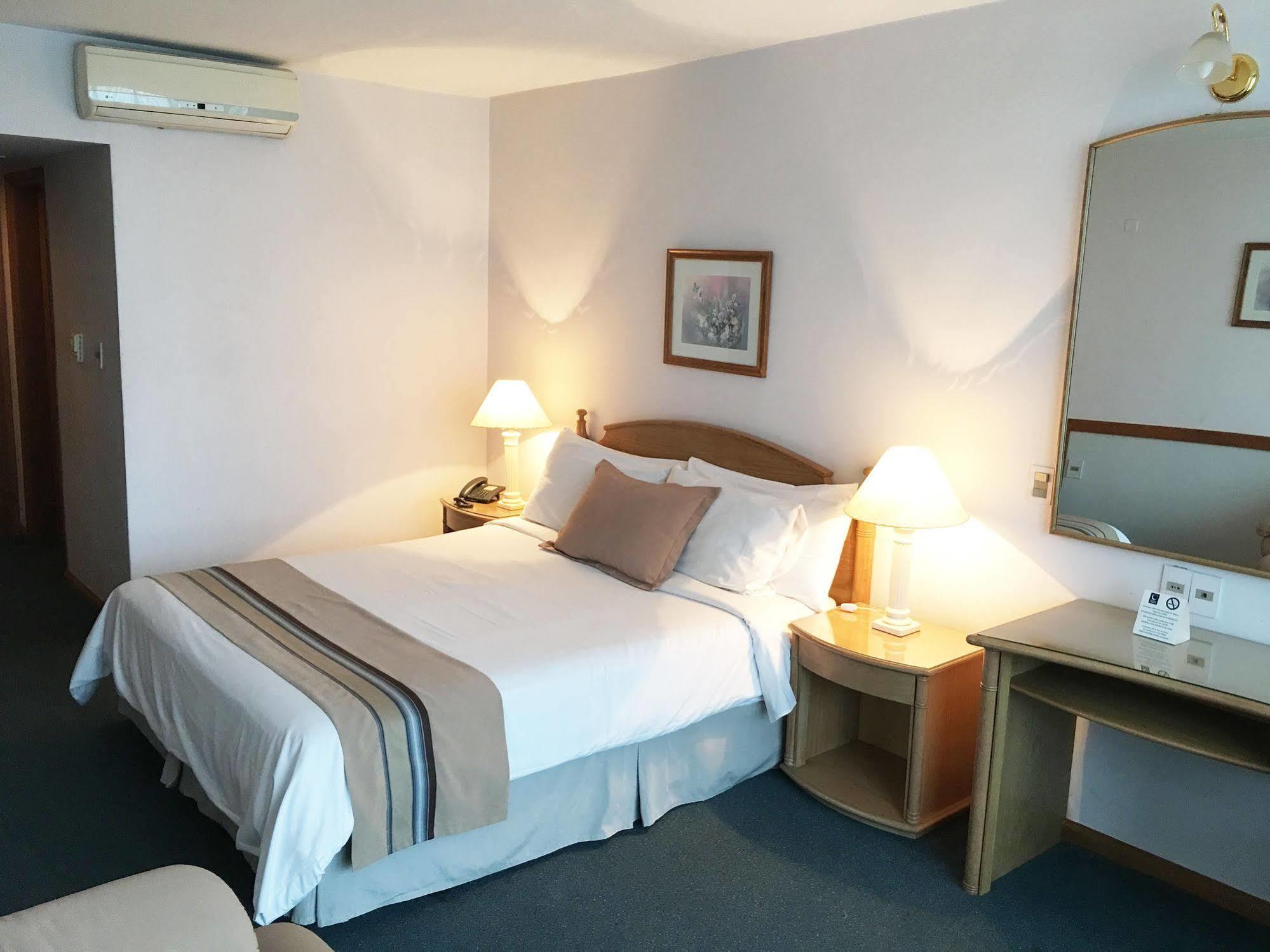 Crystal Palace Hotel 4*