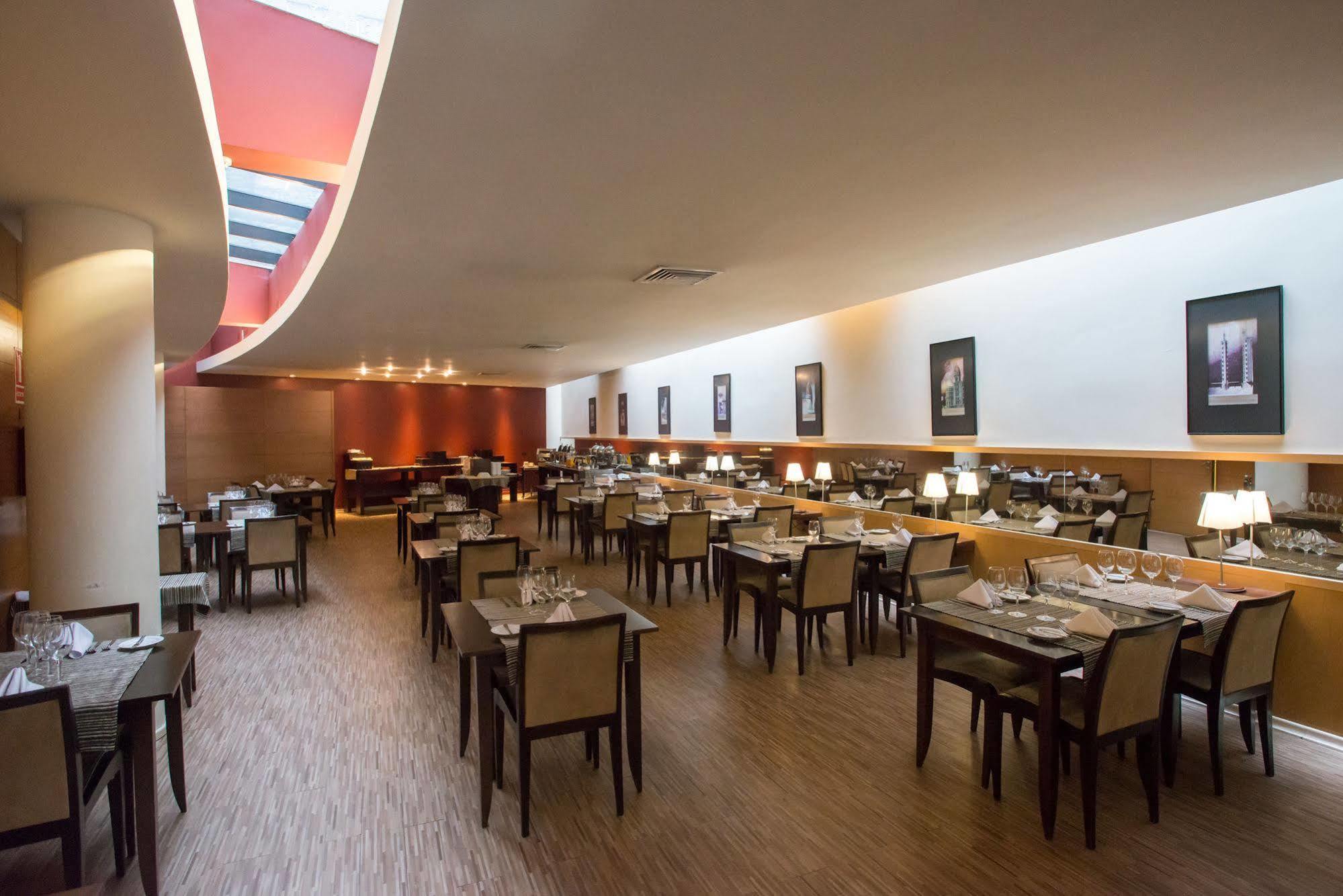 Hotel Tryp 4*