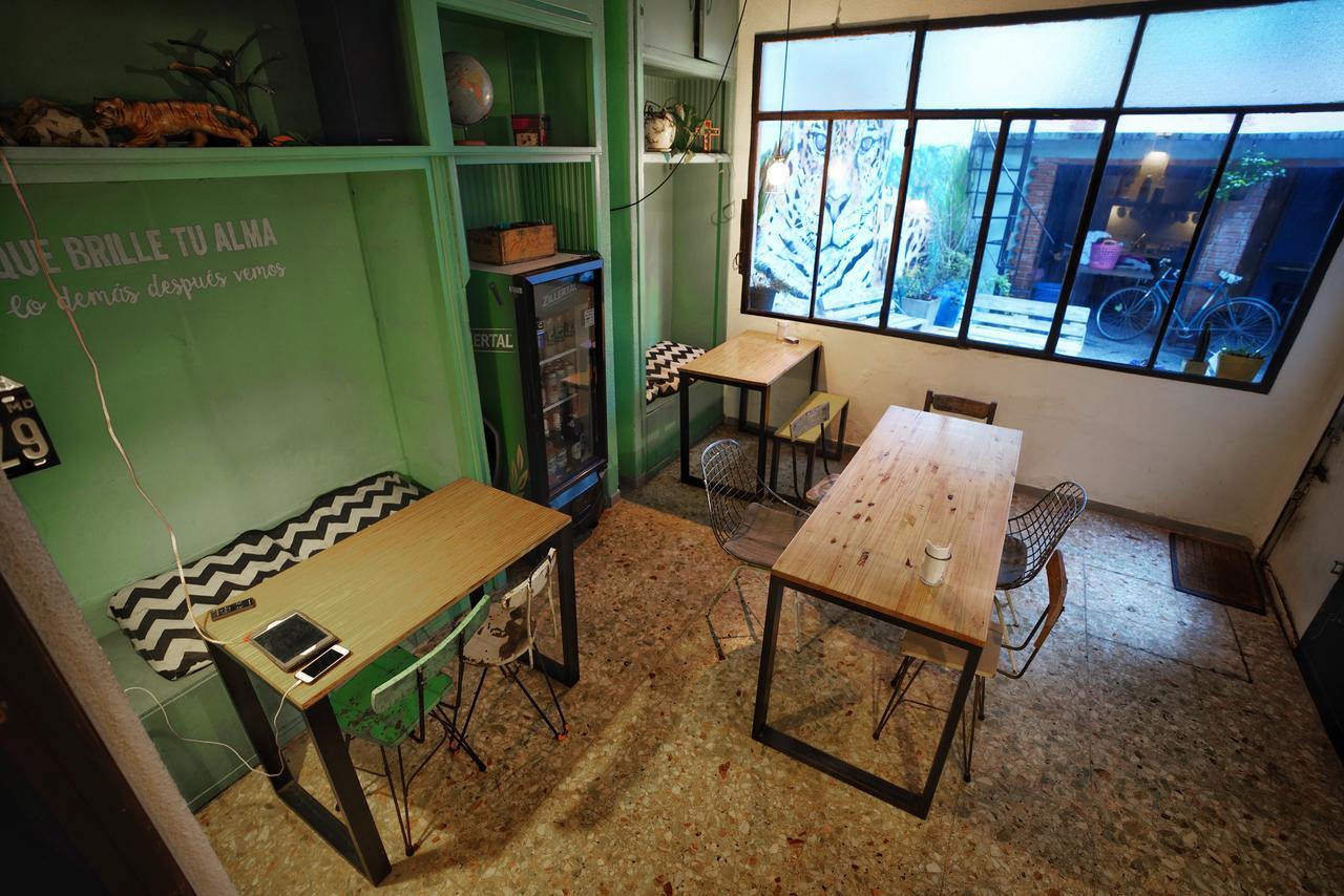 Hostal Habemus *