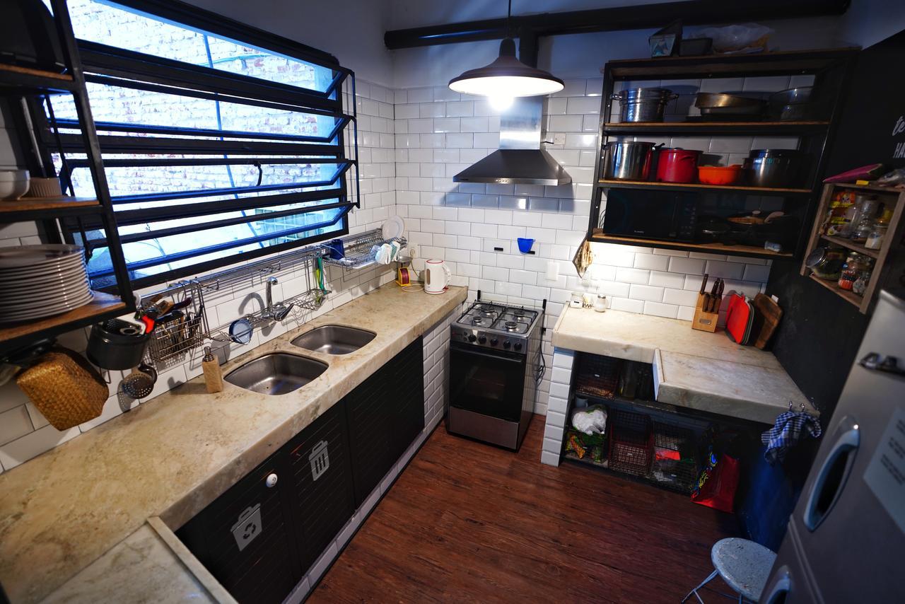 Hostal Habemus