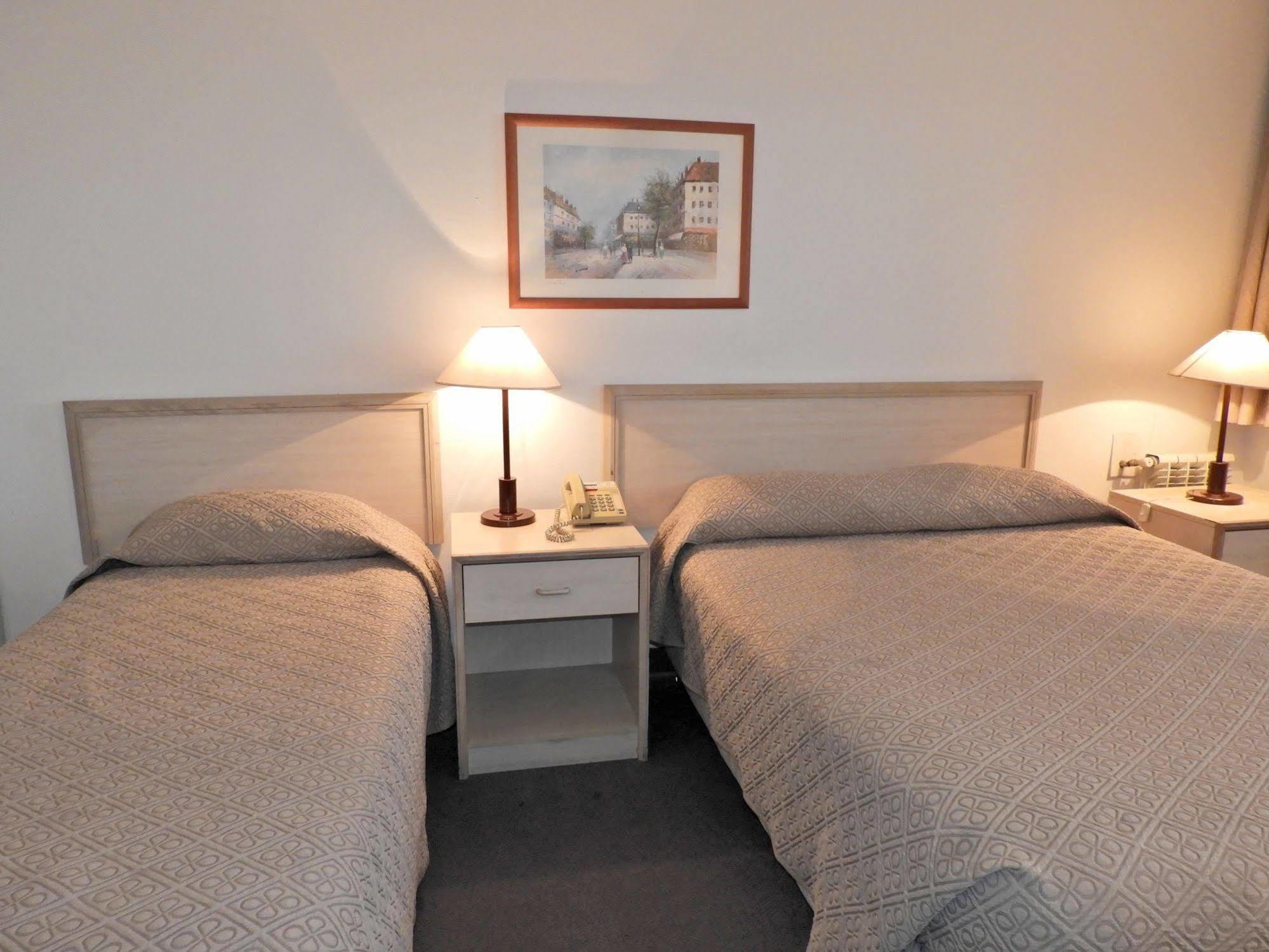 Tres Cruces Hotel 3*