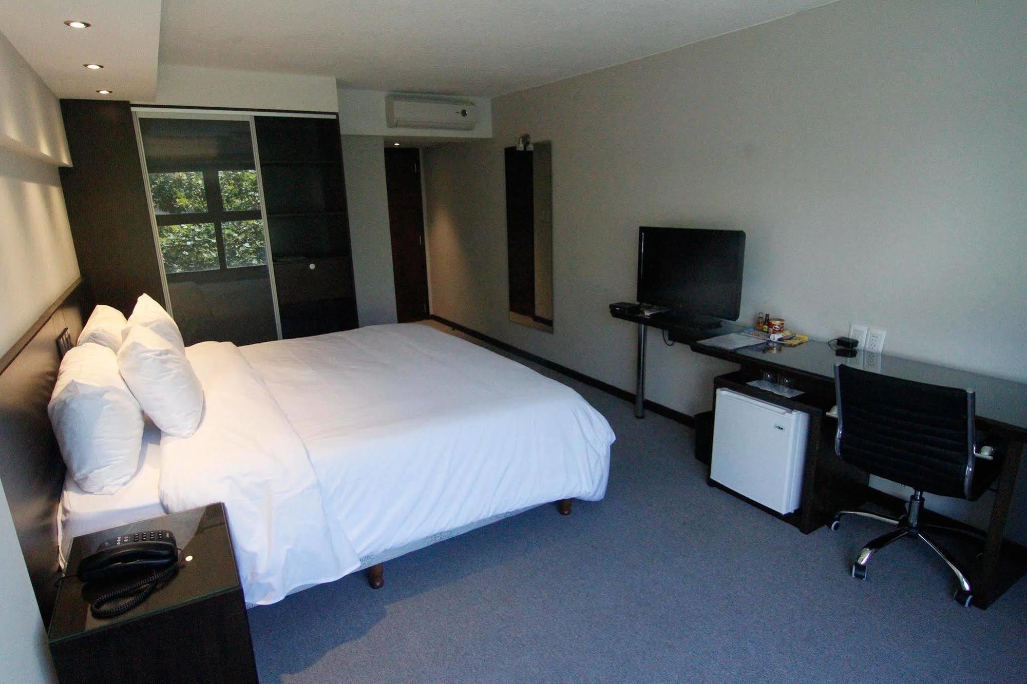 Crystal Tower 4*