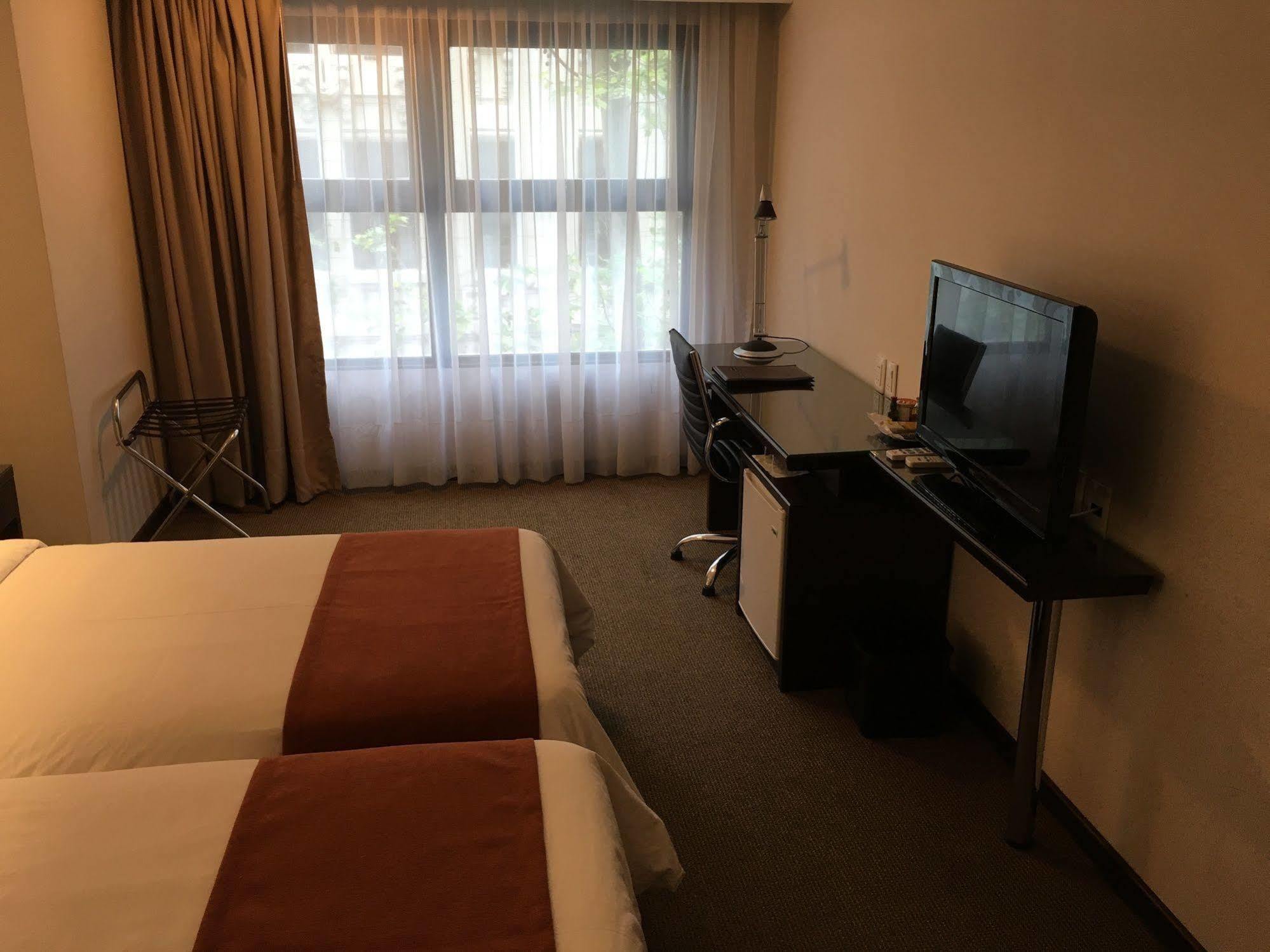 Crystal Tower 4*
