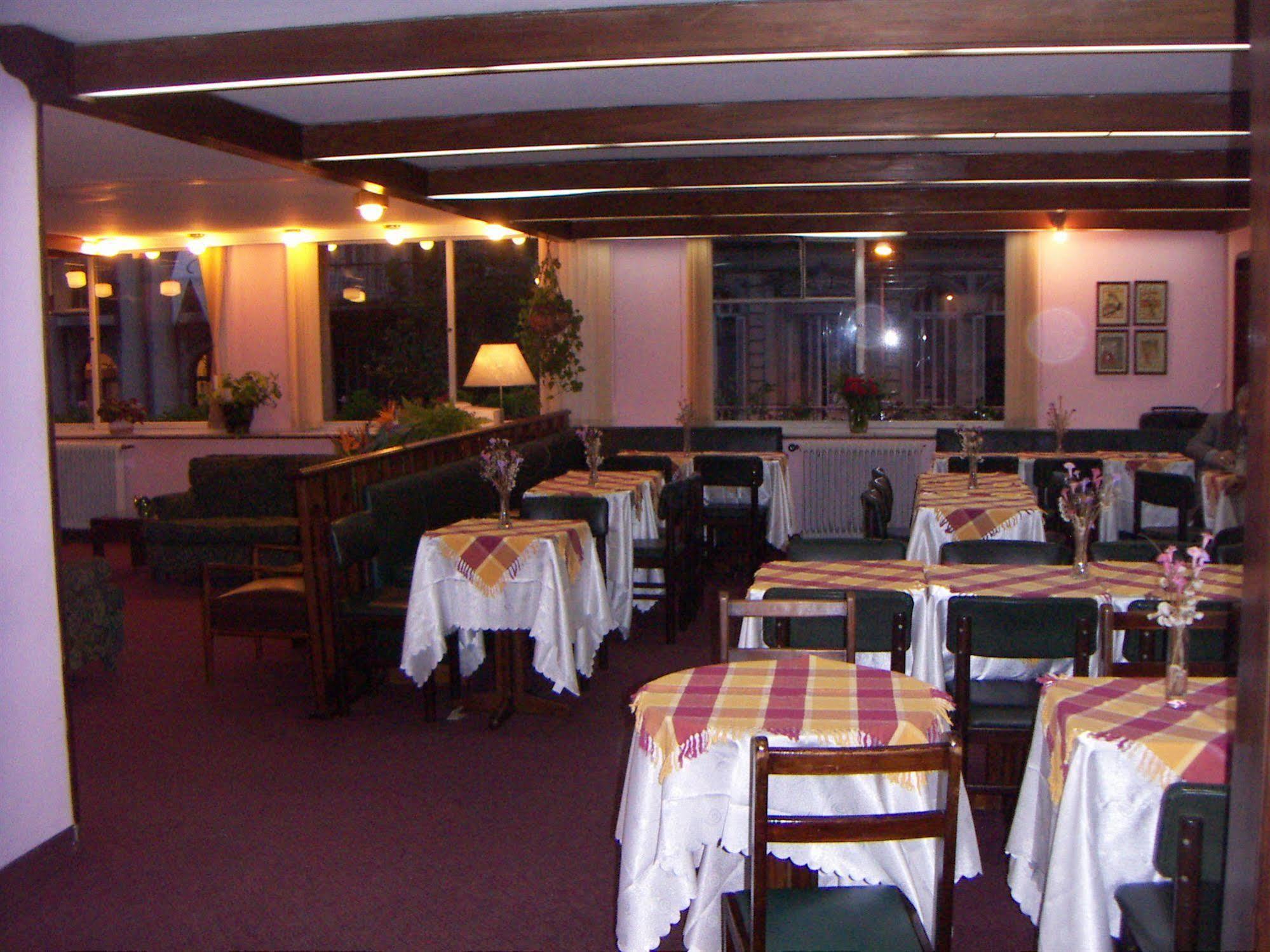 Angeles Hotel