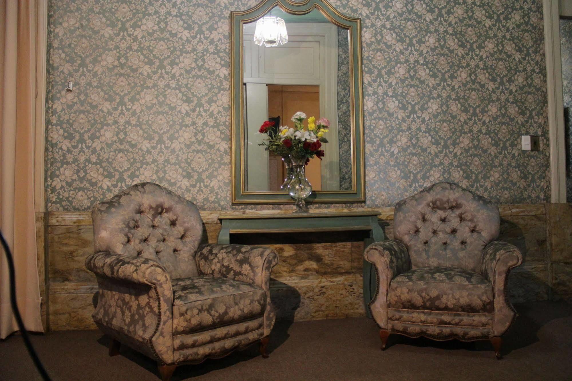 Angeles Hotel 2*