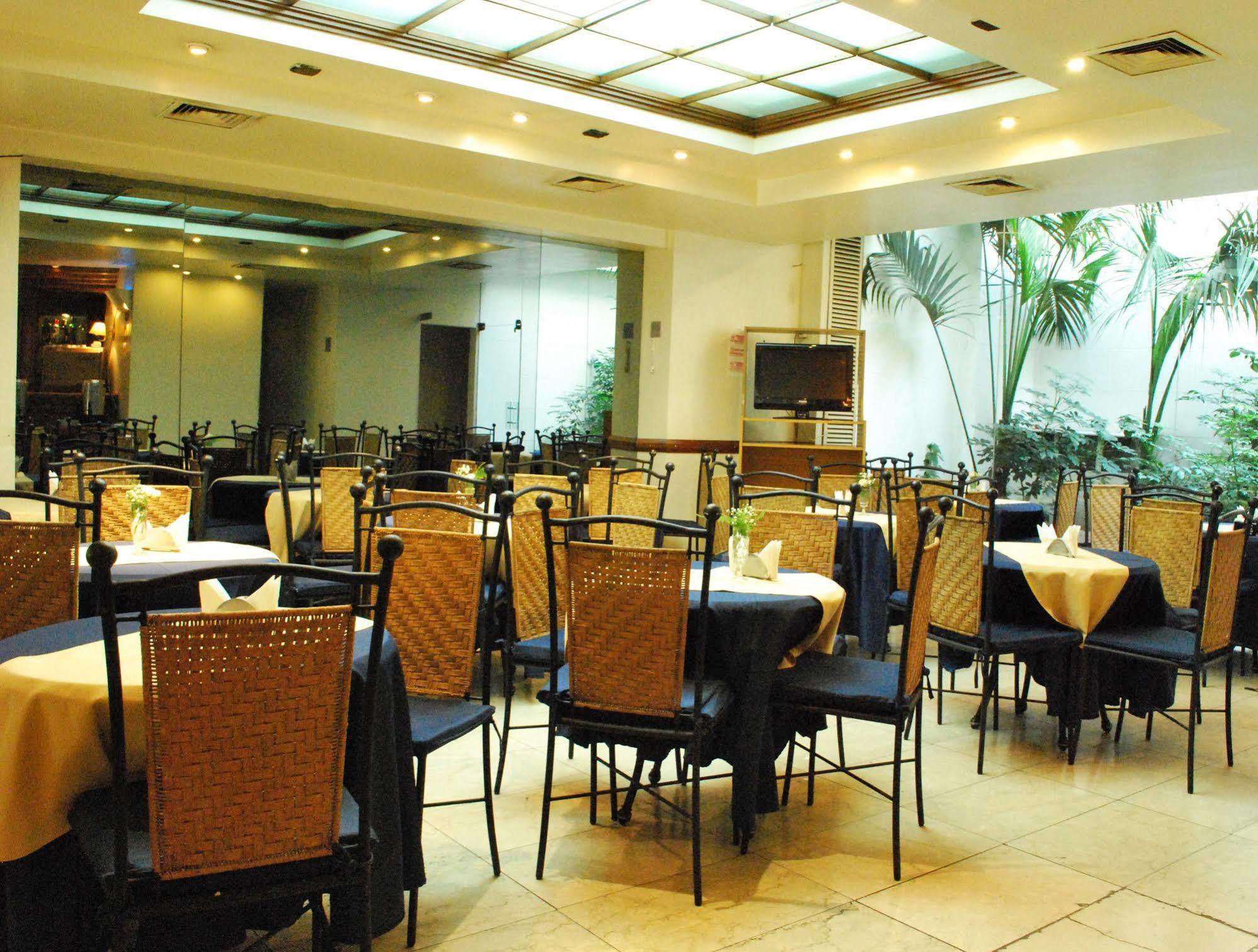 Oxford Hotel 3*