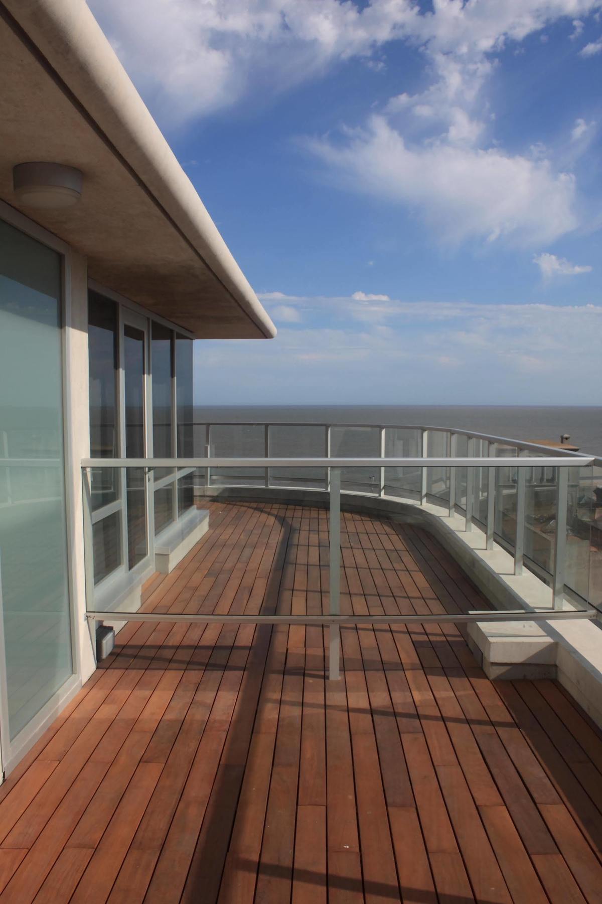 Axsur Design Hotel 4*