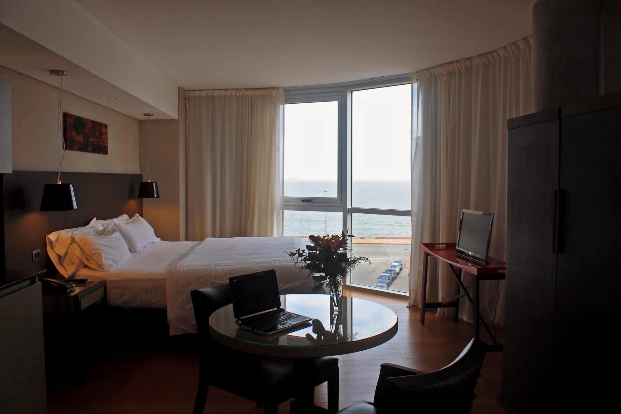 Axsur Design 4*
