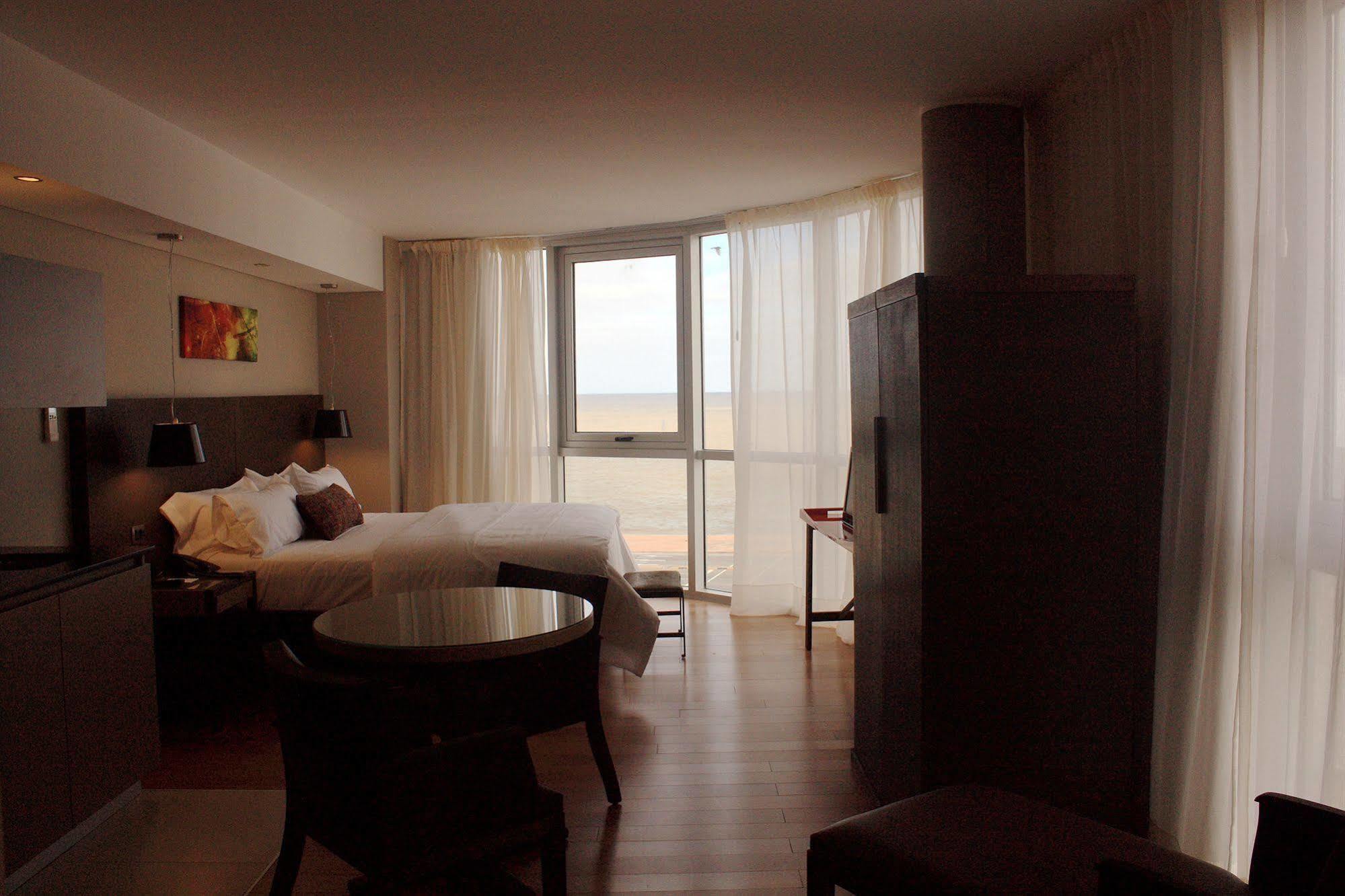 Axsur Design Hotel 4*