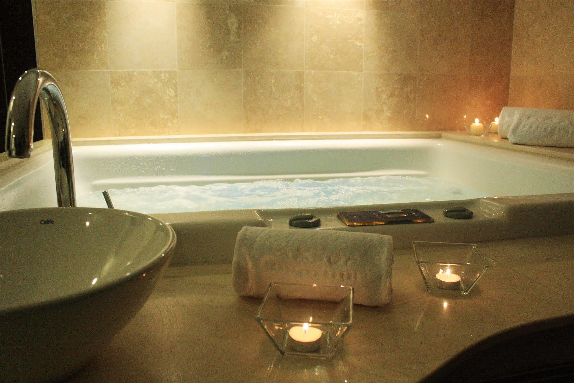 Axsur Design Hotel 4*