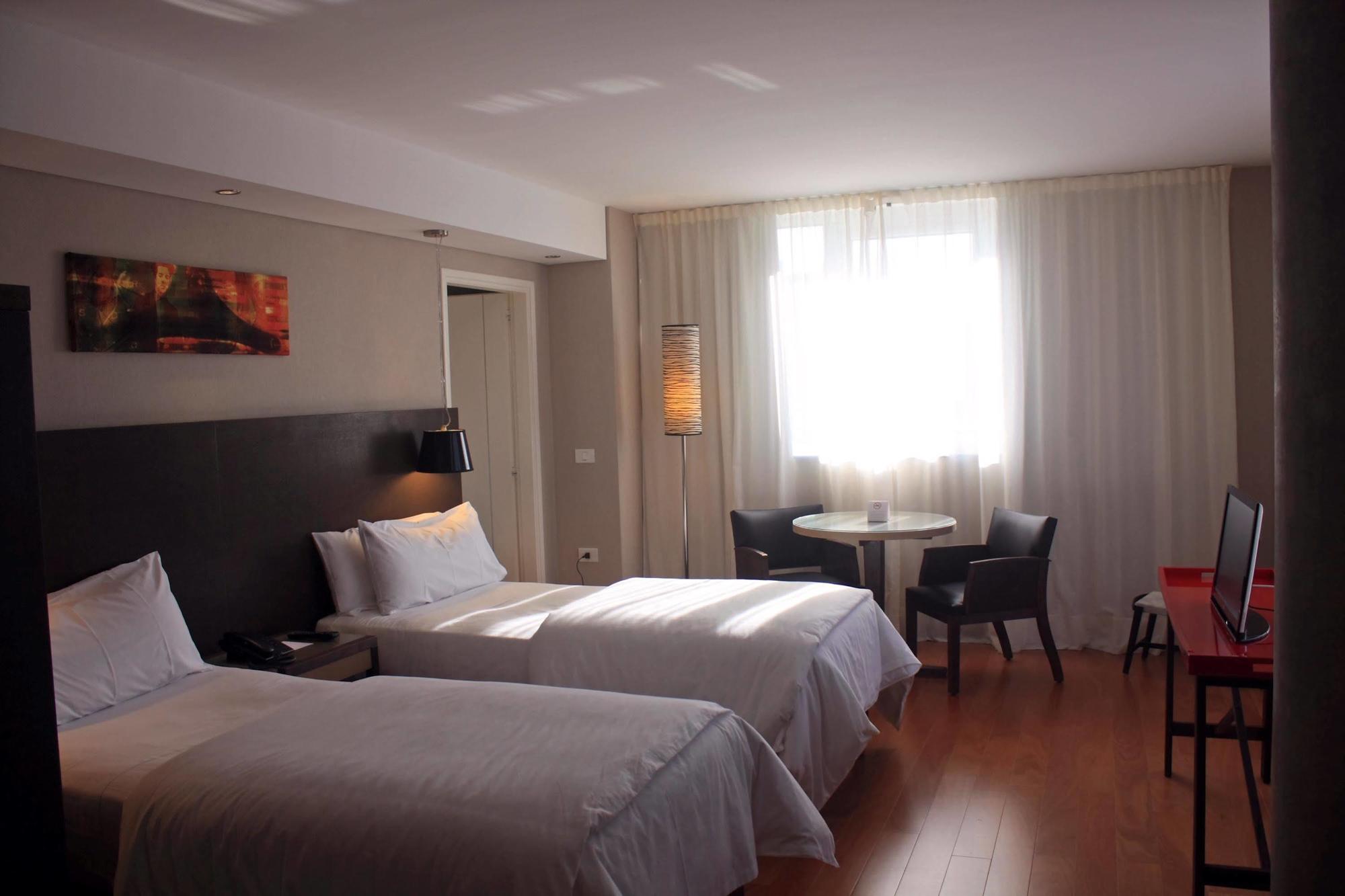 Axsur Design 4* Montevideo