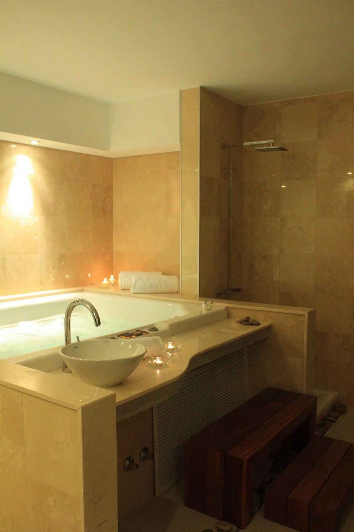 Axsur Design 4* Montevideo