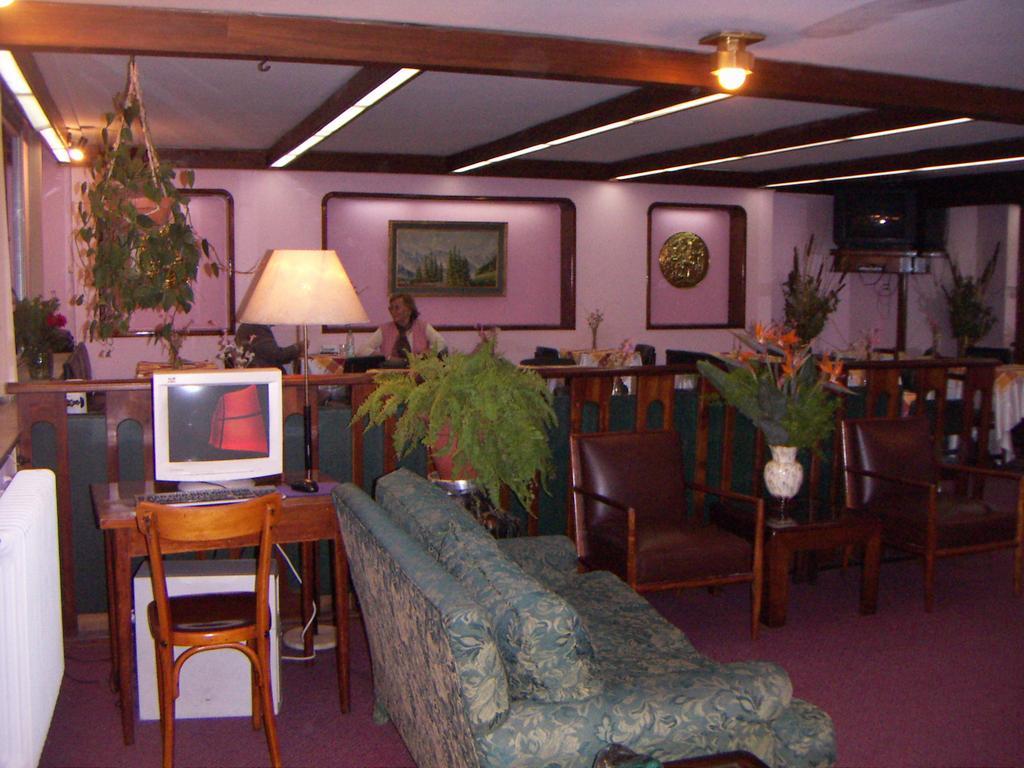 Angeles Hotel 2*