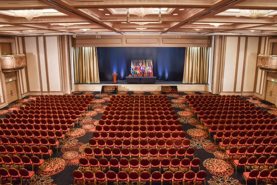 Radisson Victoria Plaza