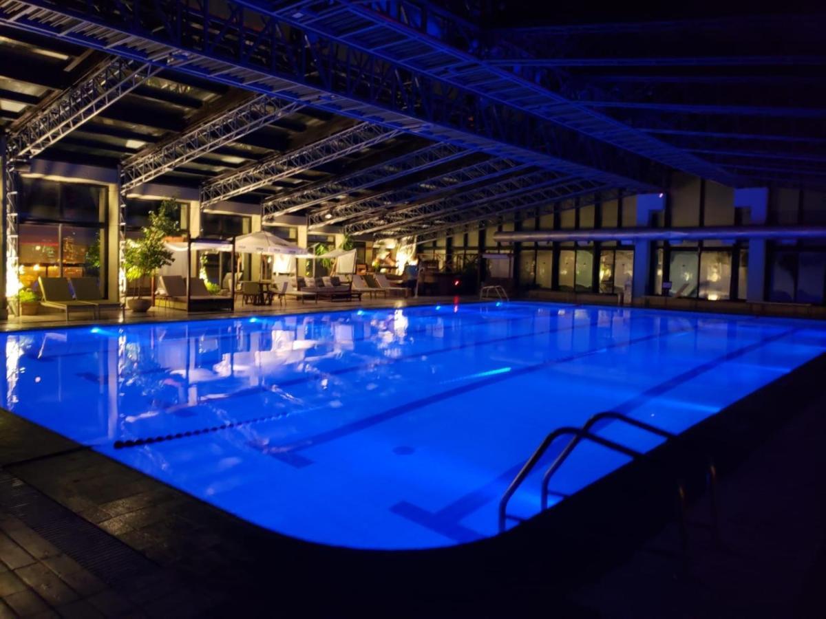 Radisson Victoria Plaza Hotel