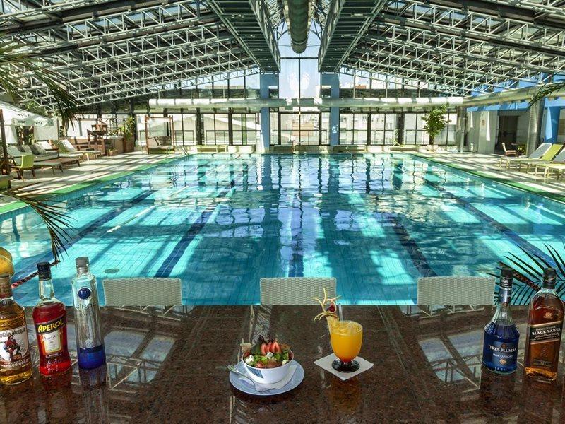 Radisson Victoria Plaza Hotel 5*