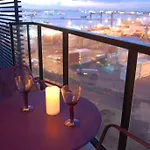 Apartamento Nuevo, Centrico Y Con Vista A La Bahia