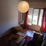 Apartamento Retro, Comodo Y Muy Luminoso.