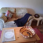 Apartamento Retro, Comodo Y Muy Luminoso.