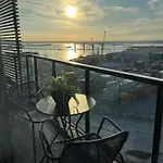 Apartamento Nuevo, Centrico Y Con Vista A La Bahia
