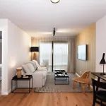 Vistas Al Mar En Exclusivo Apartamento Con Garage