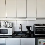 Fantastic Spot: Studio W/Parking 2 Blocks To World Trade Center, 3 To Beach