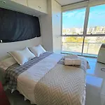 Fantastic Spot: Studio W/Parking 2 Blocks To World Trade Center, 3 To Beach