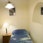 Super Cozy Apartment In The Best Location.