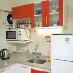 Super Cozy Apartment In The Best Location.