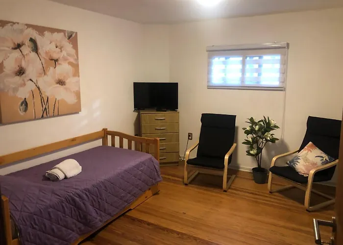 Habitación cuarto grande con baño privado en Parque Rodó