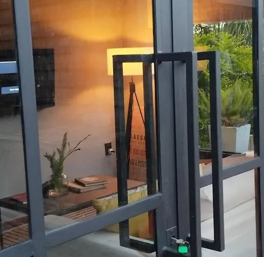 Guest Tiny House - Lake Side