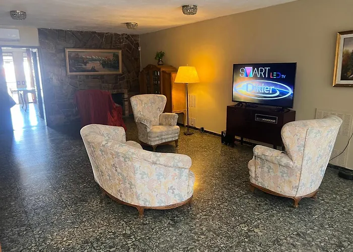 Large 2 Floors In Carrasco