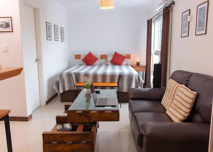 Studio Bldg King Bed