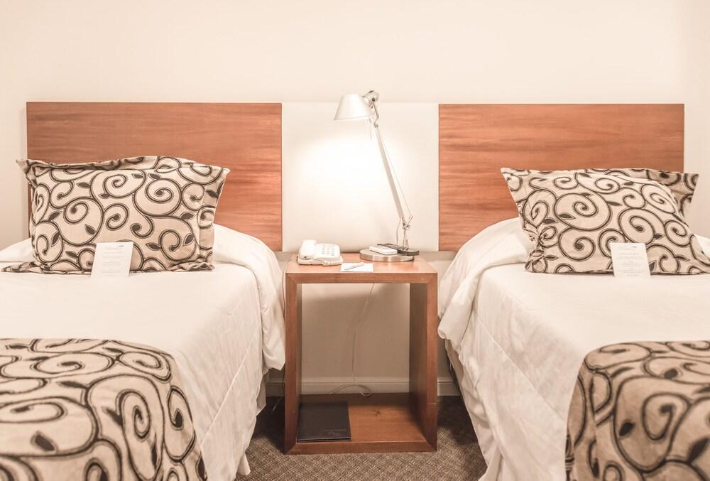 Hotel Palm Plaza