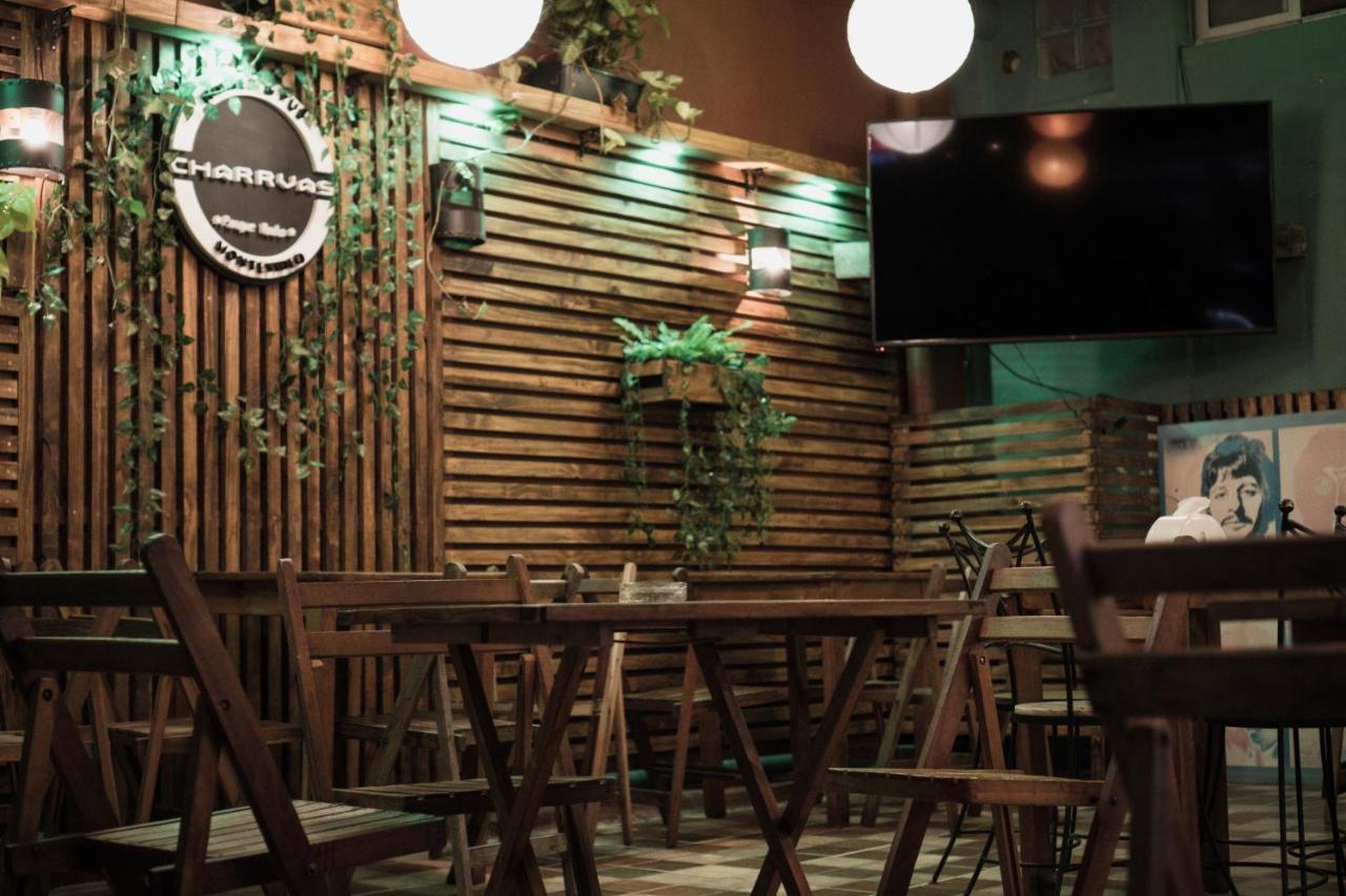 Charruas Hostal *