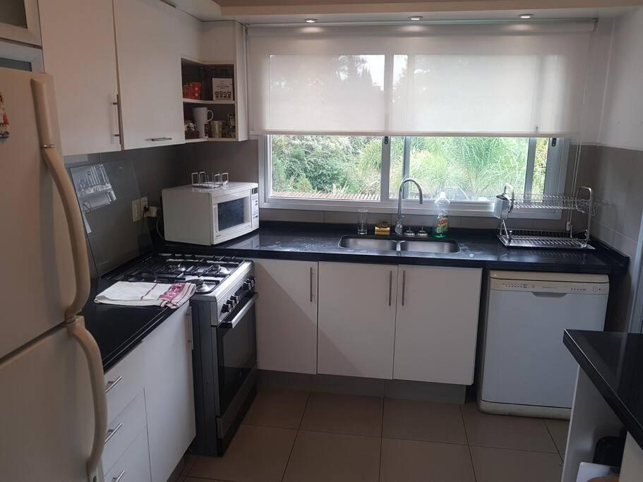 Hermosa Habitación En En Carrasco. *