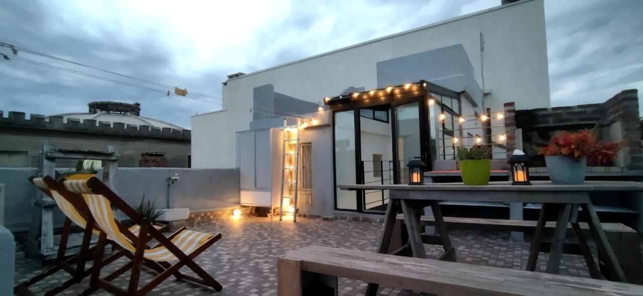 House With Large Terrace, Jacuzzi And Gated Parking For One Car