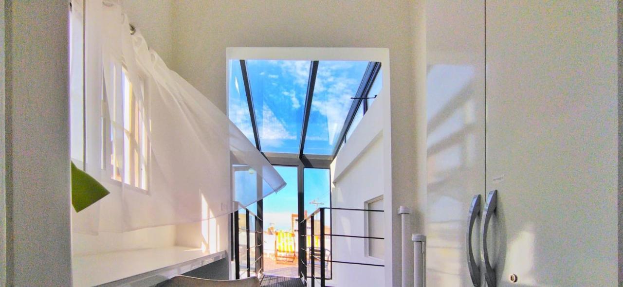House With Large Terrace, Jacuzzi And Gated Parking For One Car * Montevideo