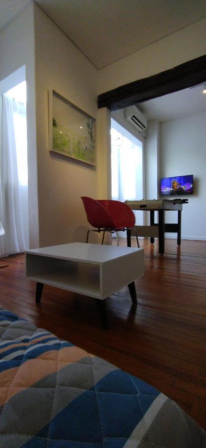 House With Large Terrace, Jacuzzi And Gated Parking For One Car Сasa de vacaciones