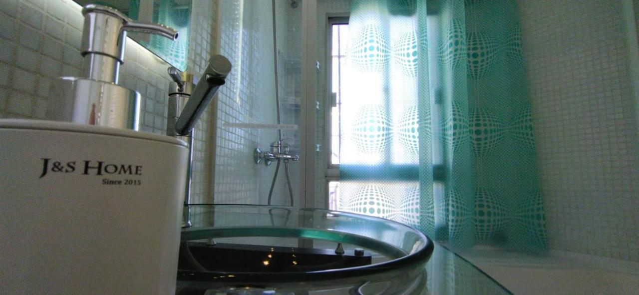 House With Large Terrace, Jacuzzi And Gated Parking For One Car * Montevideo