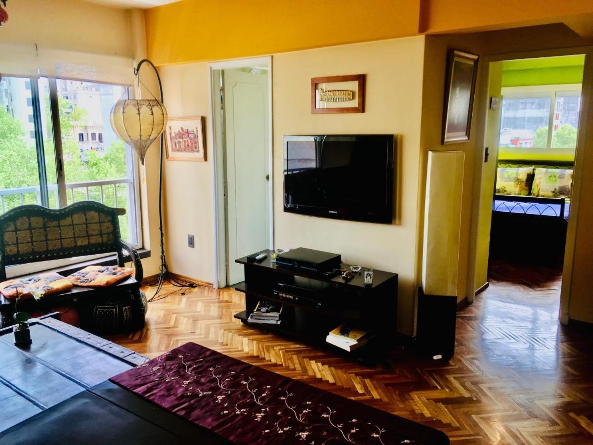 Luminoso Y Muy Comodo En El Centro De Mvd. Apartamento *