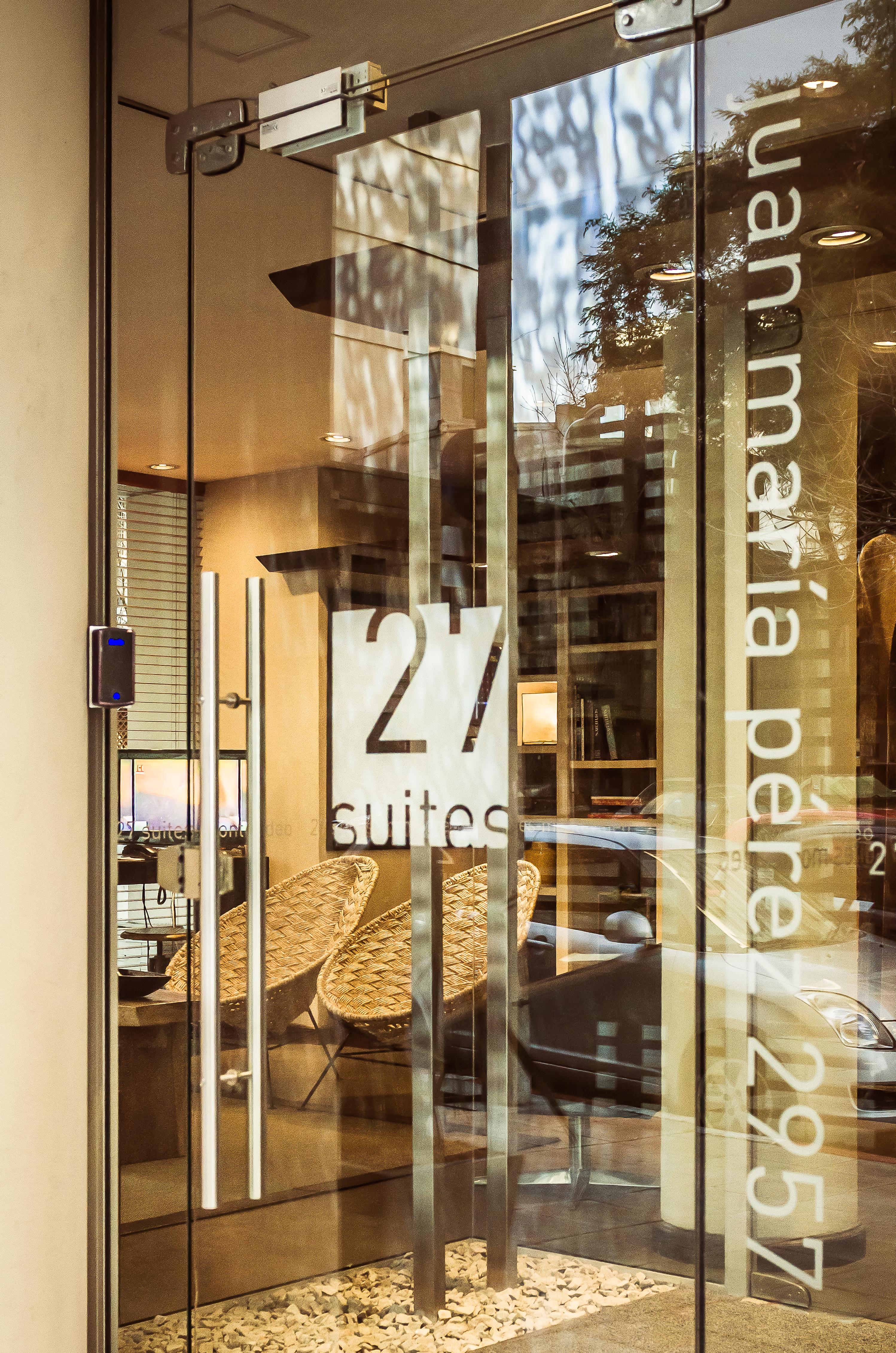 27 Hotel