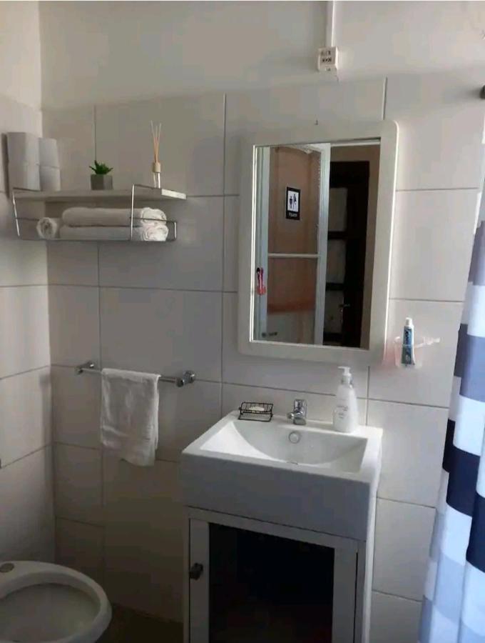 Calido Apartamento A 8 Cuadras Del Mar Y A 3 De 18 Julio Hay Una Gatita Que Vive Alli Apartamento Montevideu
