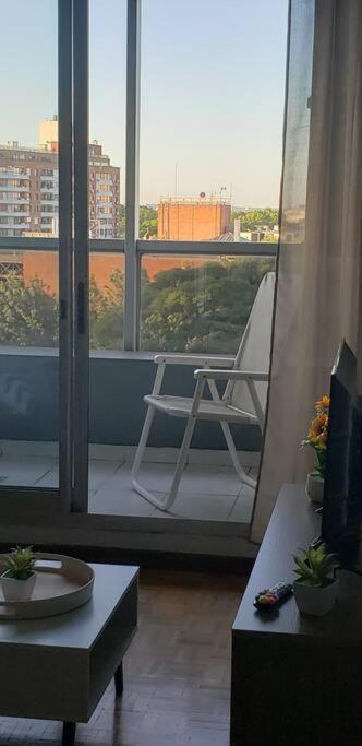 Apartamento Frente A Terminal Tres Cruces. Montevideo