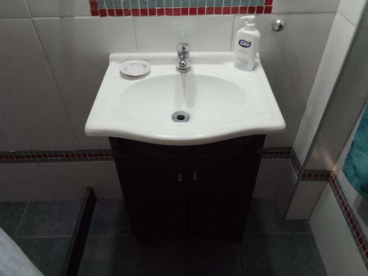 Puerto Del Buceo, En Apartamento Compartido * Montevideo