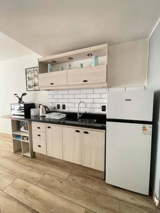 Calido En Ciudad Vieja Apartamento
