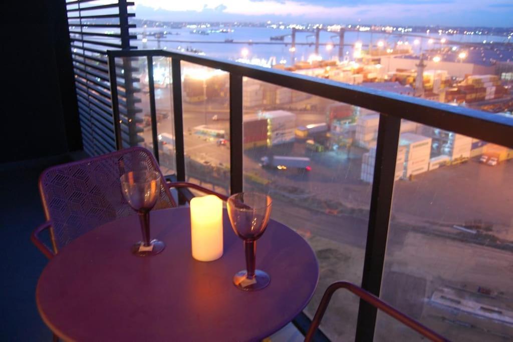 Apartamento Nuevo, Centrico Y Con Vista A La Bahia *