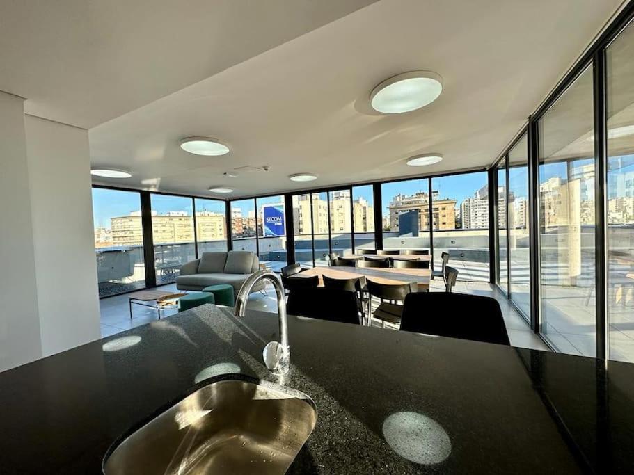Brand New Near Port - Piso 11