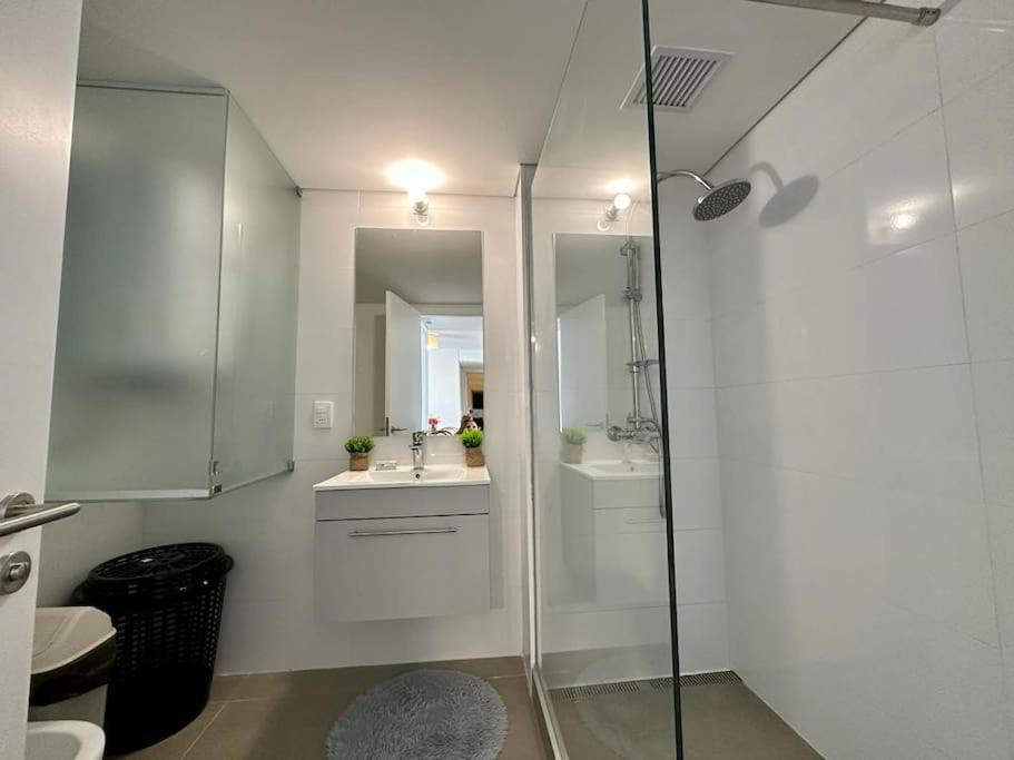 Brand New Near Port - Piso 11